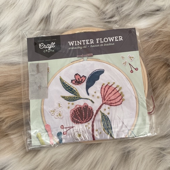 NIB Craft Crush Winter Flower embroidery kit - Picture 3 of 5